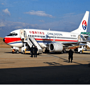 迪庆香格里拉机场托运航空快运业稳步发展的原因是什么？